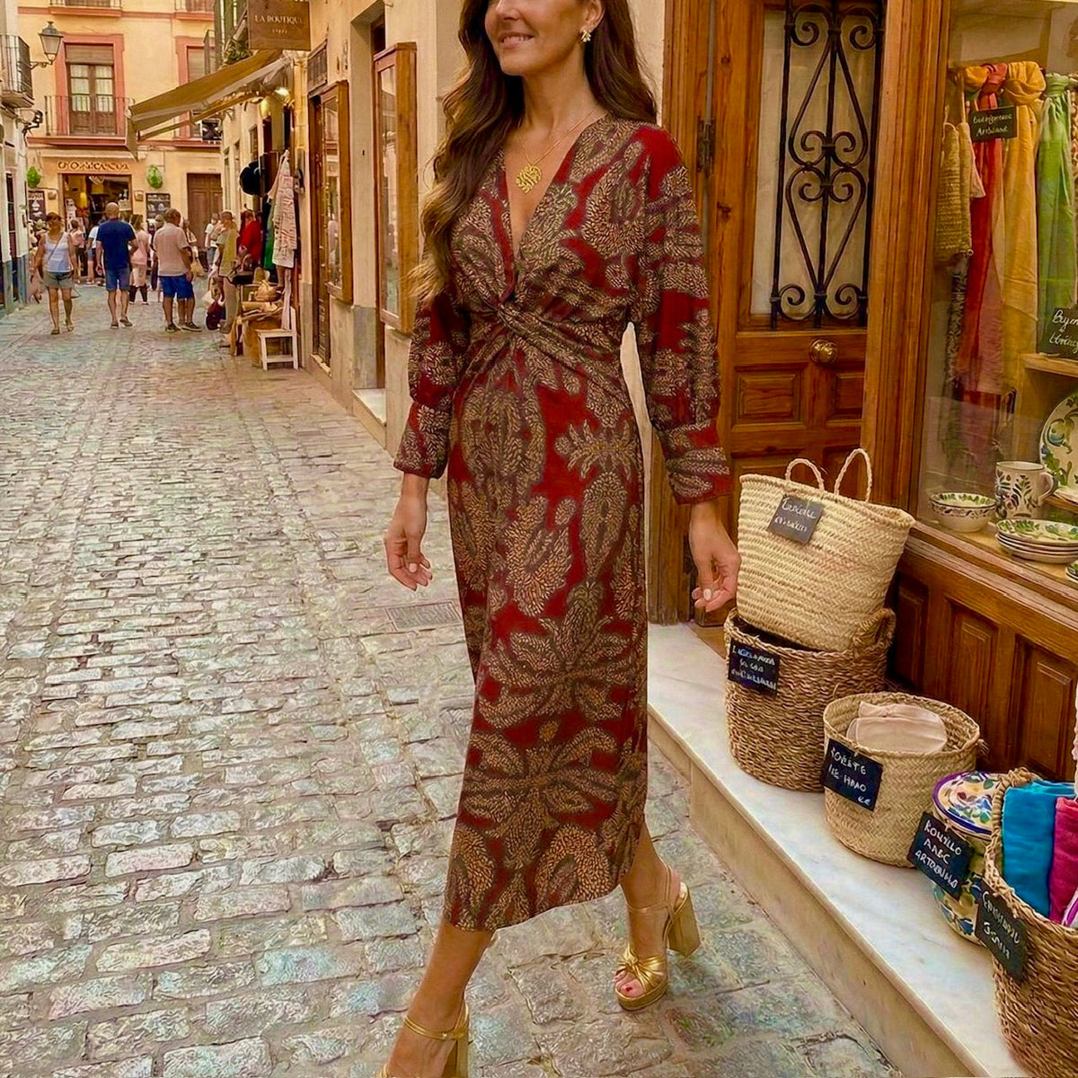 Isadora™ – Elegant Midi Dress with Timeless Charm Print
